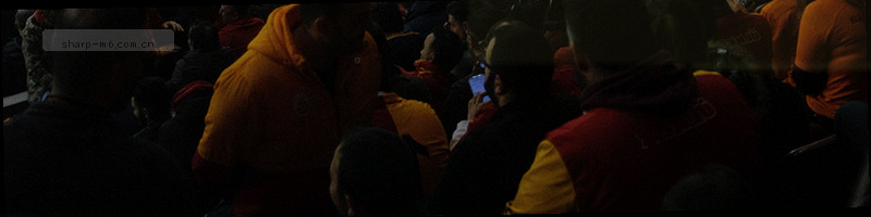 锁形与数据流动结合的抽象图形